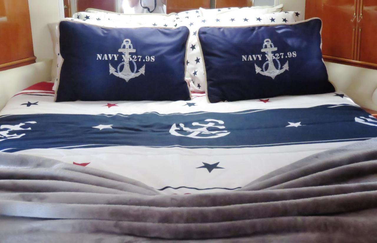 Aquadouro Yacht Radames - Sleep Boat Experience Hotel Castelo de Paiva Luaran gambar