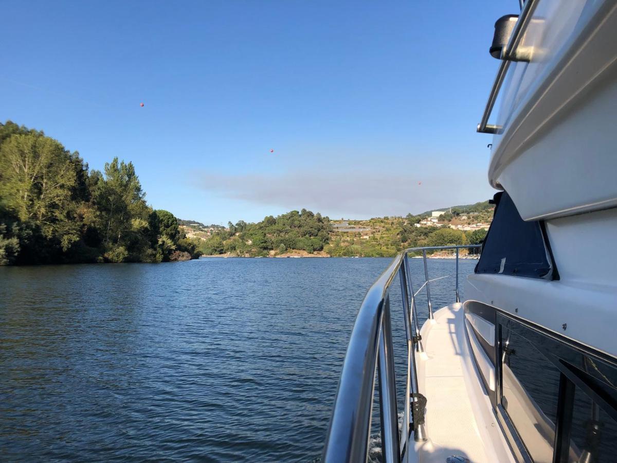 Aquadouro Yacht Radames - Sleep Boat Experience Hotel Castelo de Paiva Luaran gambar