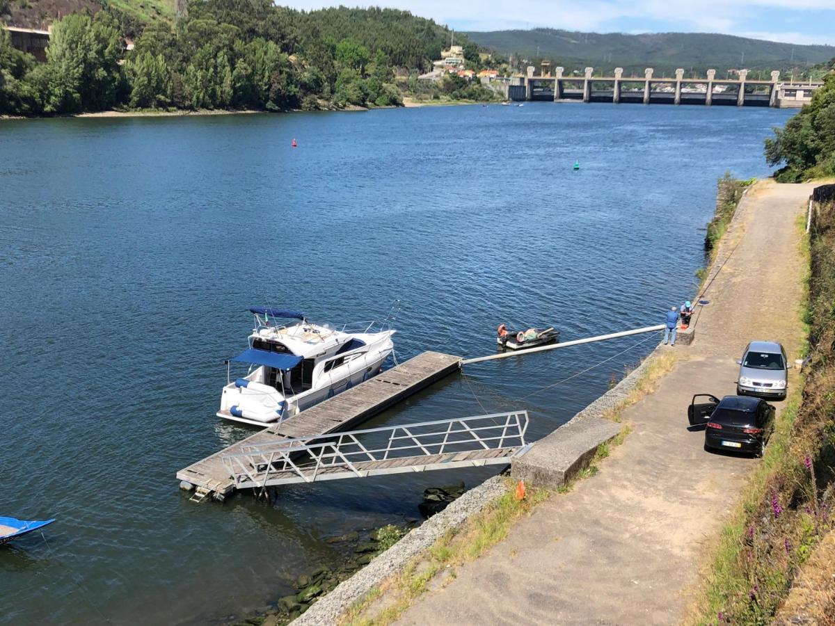 Aquadouro Yacht Radames - Sleep Boat Experience Hotel Castelo de Paiva Luaran gambar