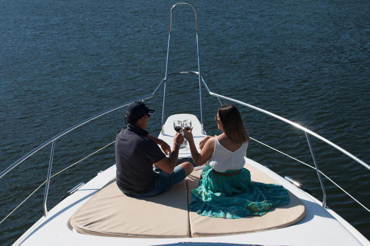 Aquadouro Yacht Radames - Sleep Boat Experience Hotel Castelo de Paiva Luaran gambar