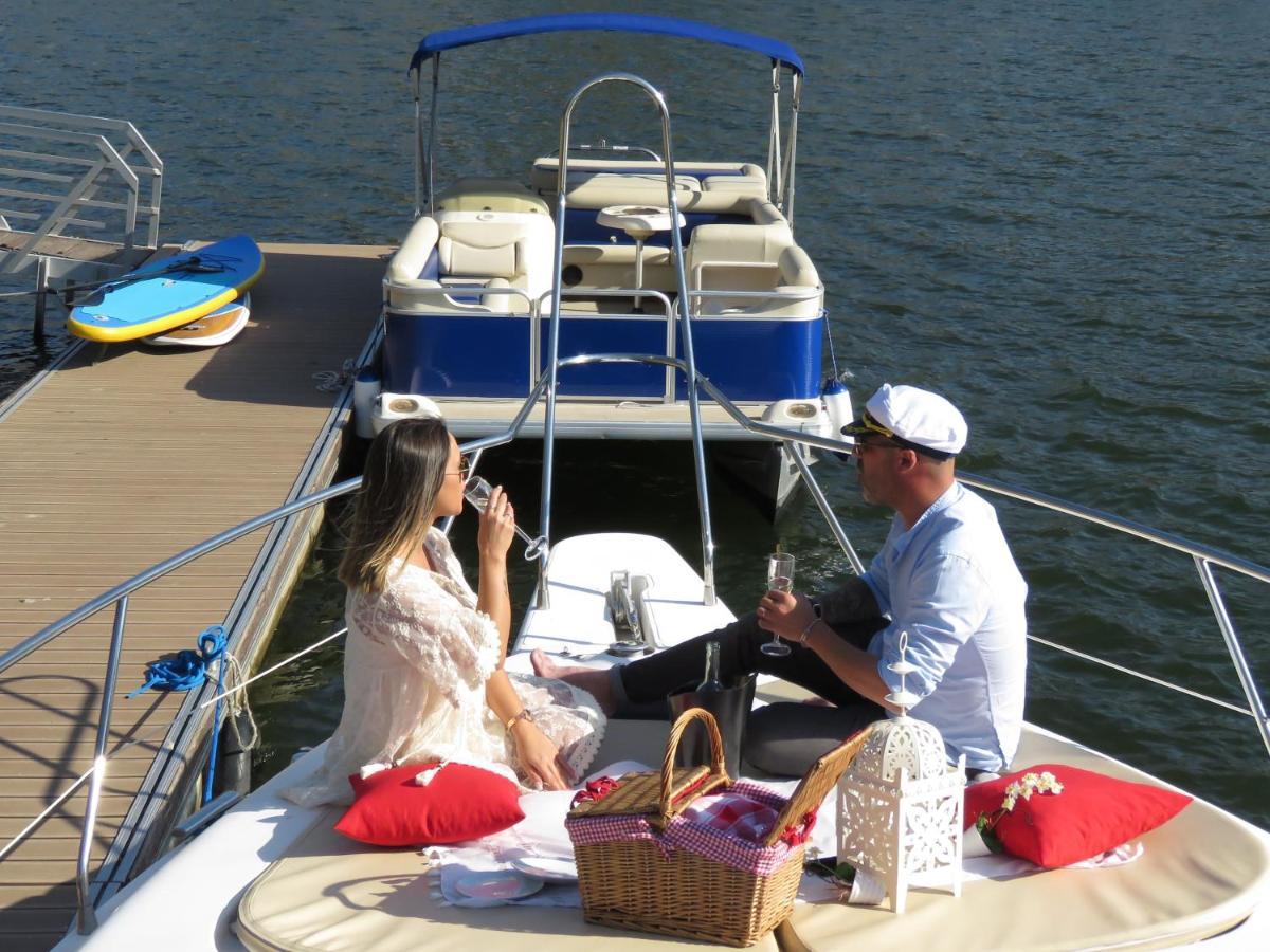 Aquadouro Yacht Radames - Sleep Boat Experience Hotel Castelo de Paiva Luaran gambar