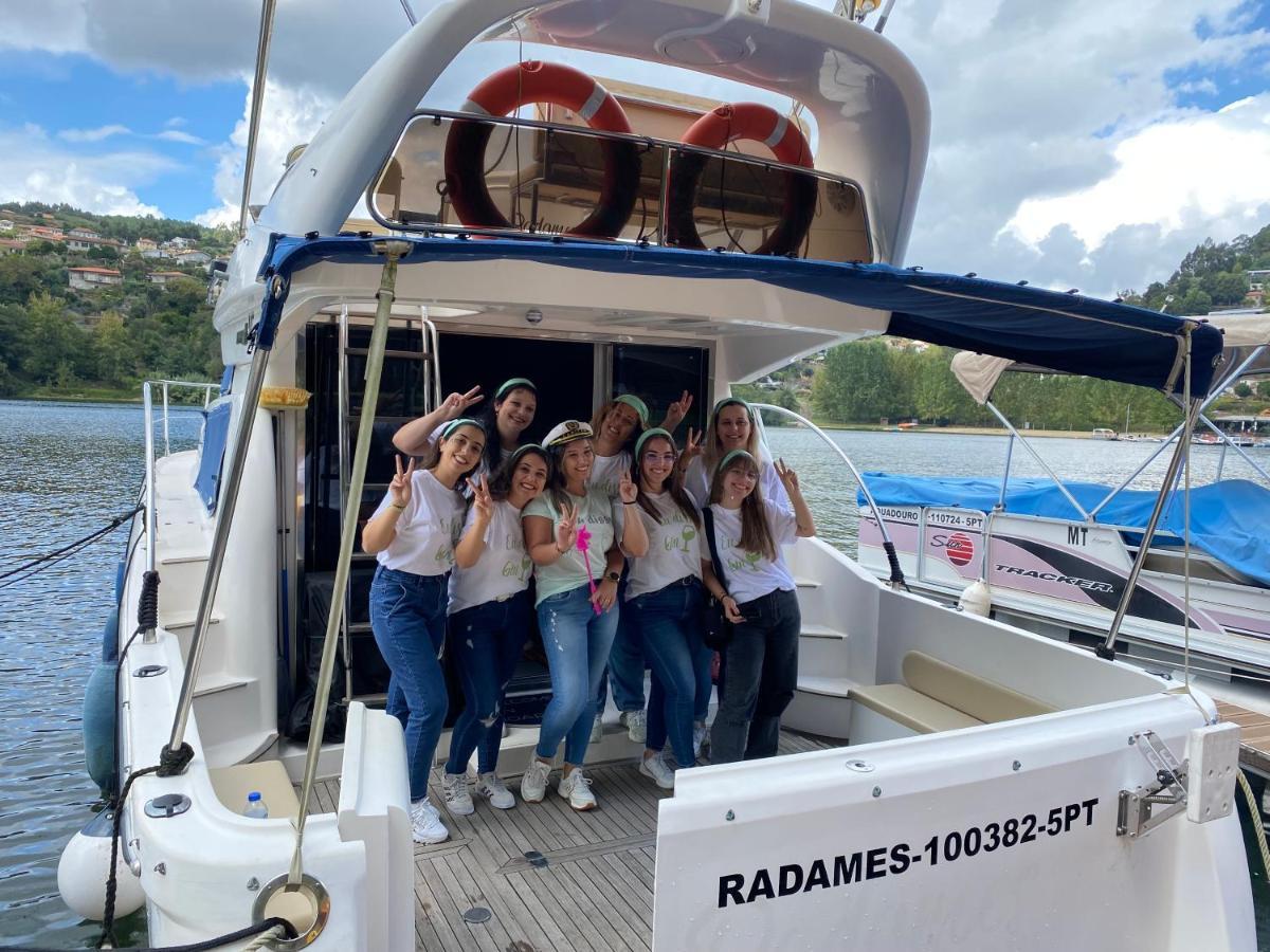 Aquadouro Yacht Radames - Sleep Boat Experience Hotel Castelo de Paiva Luaran gambar