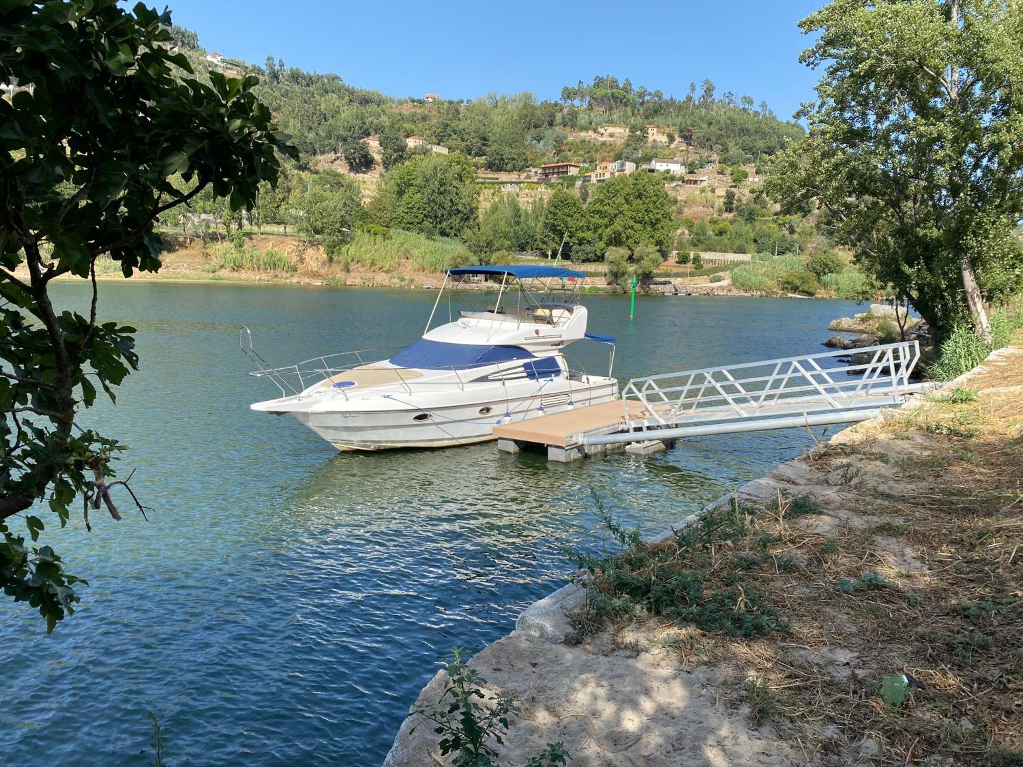 Aquadouro Yacht Radames - Sleep Boat Experience Hotel Castelo de Paiva Luaran gambar